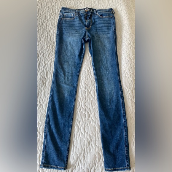 Hollister Jeans (2) - Picture 5 of 9